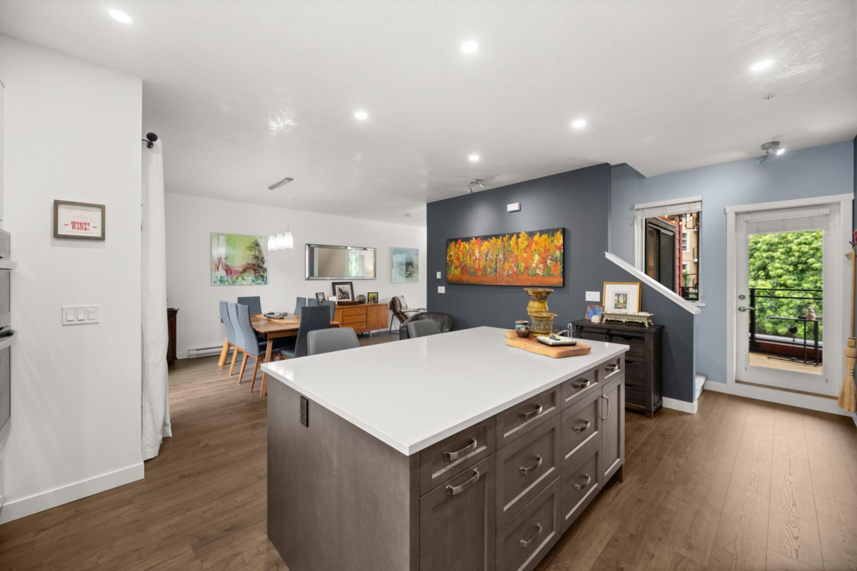 Primary Bathroom Photo of 10 23230 Billy Brown Road, Langley, BC