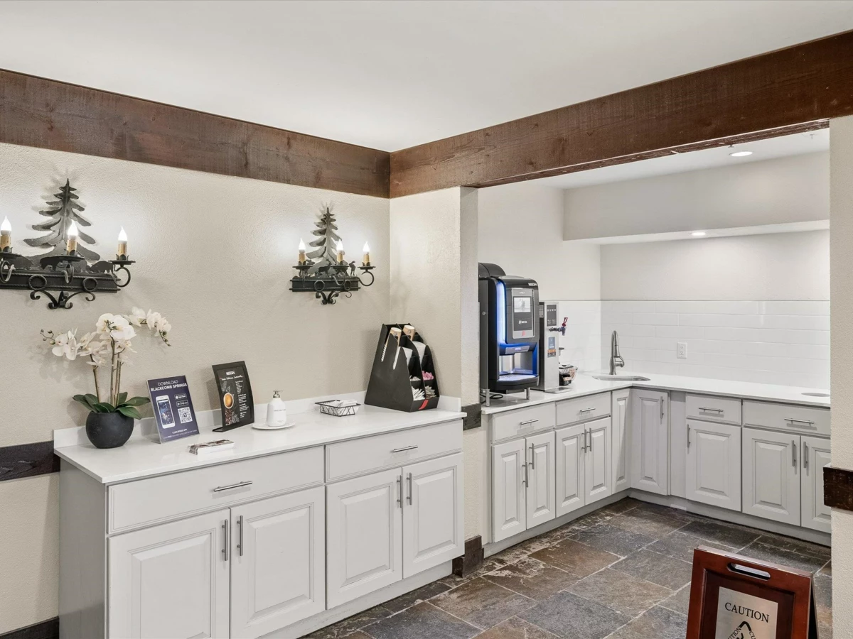 Basement Recreation Room Photo of 621 4899 Painted Cliff Road, Whistler, BC