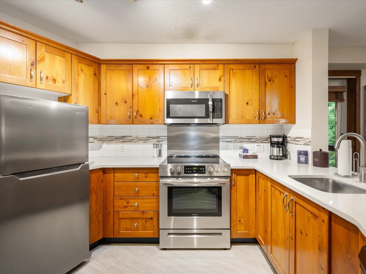 Kitchen Photo of 621 4899 Painted Cliff Road, Whistler, BC