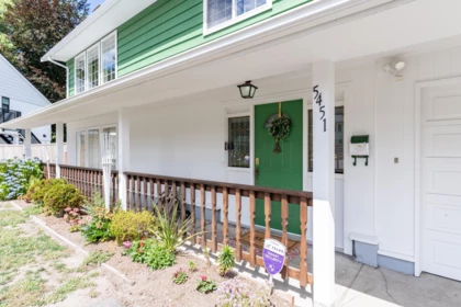Family Room Photo of 5451 7b Avenue, Delta, BC