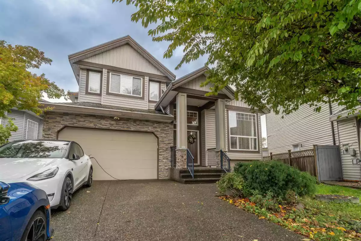 Fitness Center Photo Near 14676 79 Avenue, Surrey, BC