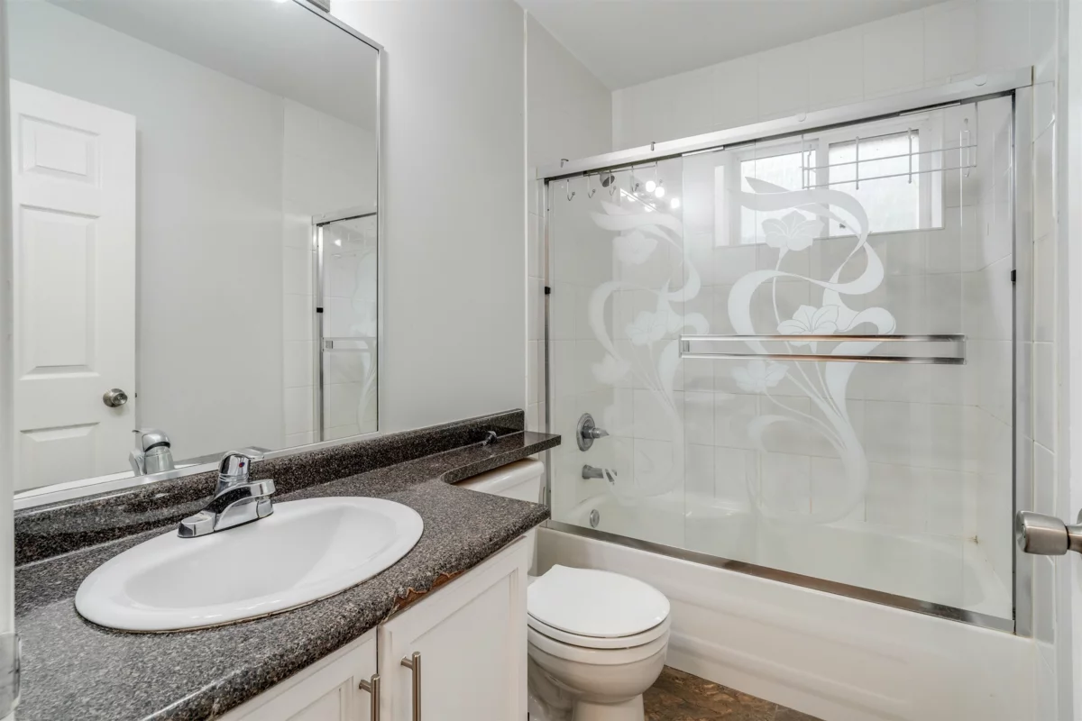 Front Yard Photo of 14676 79 Avenue, Surrey, BC