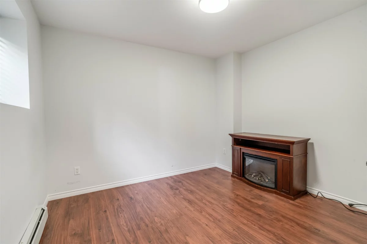 Garden / Landscaping Photo of 14676 79 Avenue, Surrey, BC