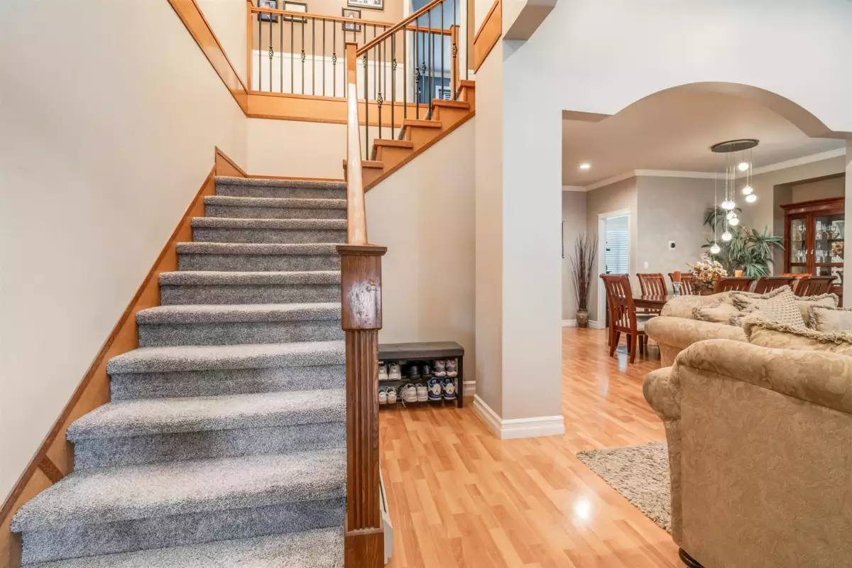 Kitchen Island Photo of 14676 79 Avenue, Surrey, BC