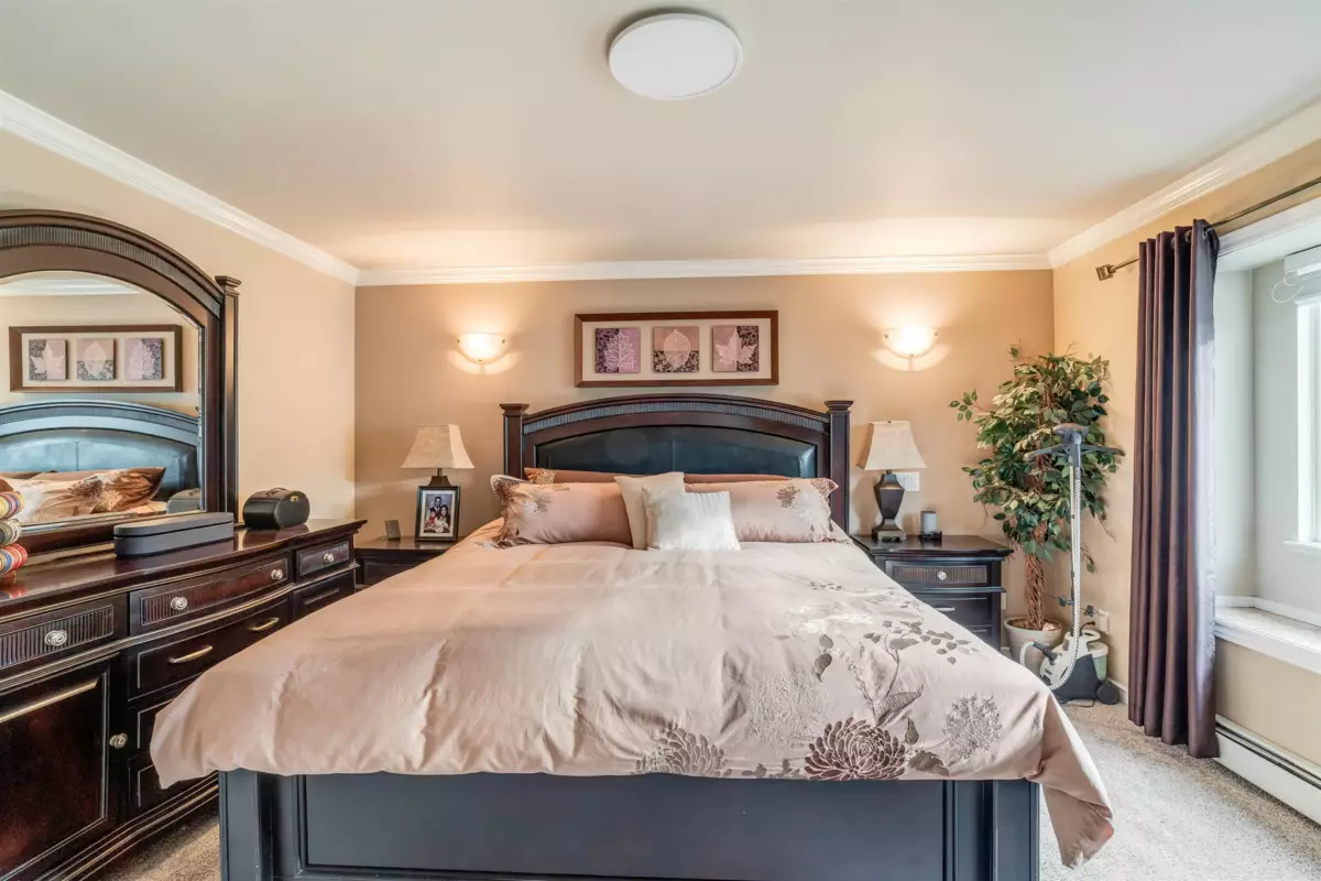 Powder Room Photo of 14676 79 Avenue, Surrey, BC