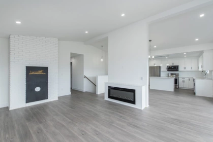 Kitchen Island Photo of 47005 Yale Road, Chilliwack, BC