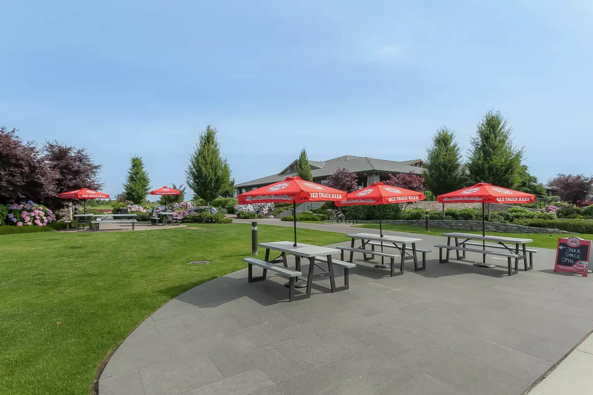 Entry Foyer Photo of 101 5099 Springs Boulevard, Tsawwassen, BC