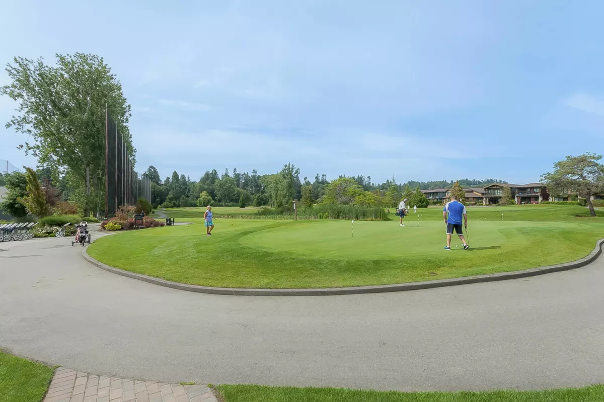 Hallway Photo of 101 5099 Springs Boulevard, Tsawwassen, BC