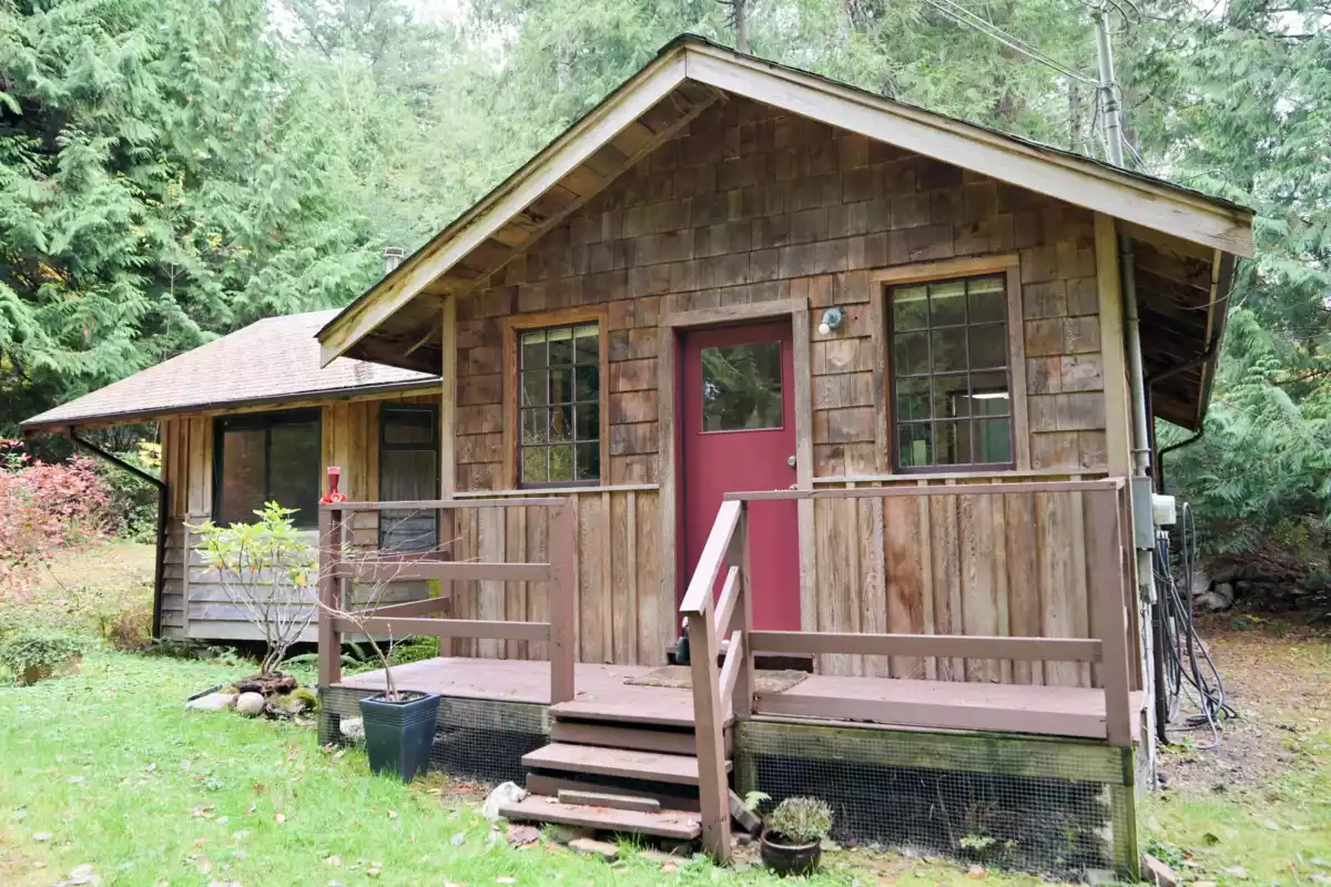 Bedroom 4 Photo of 980 Woodley Road, Roberts Creek, BC