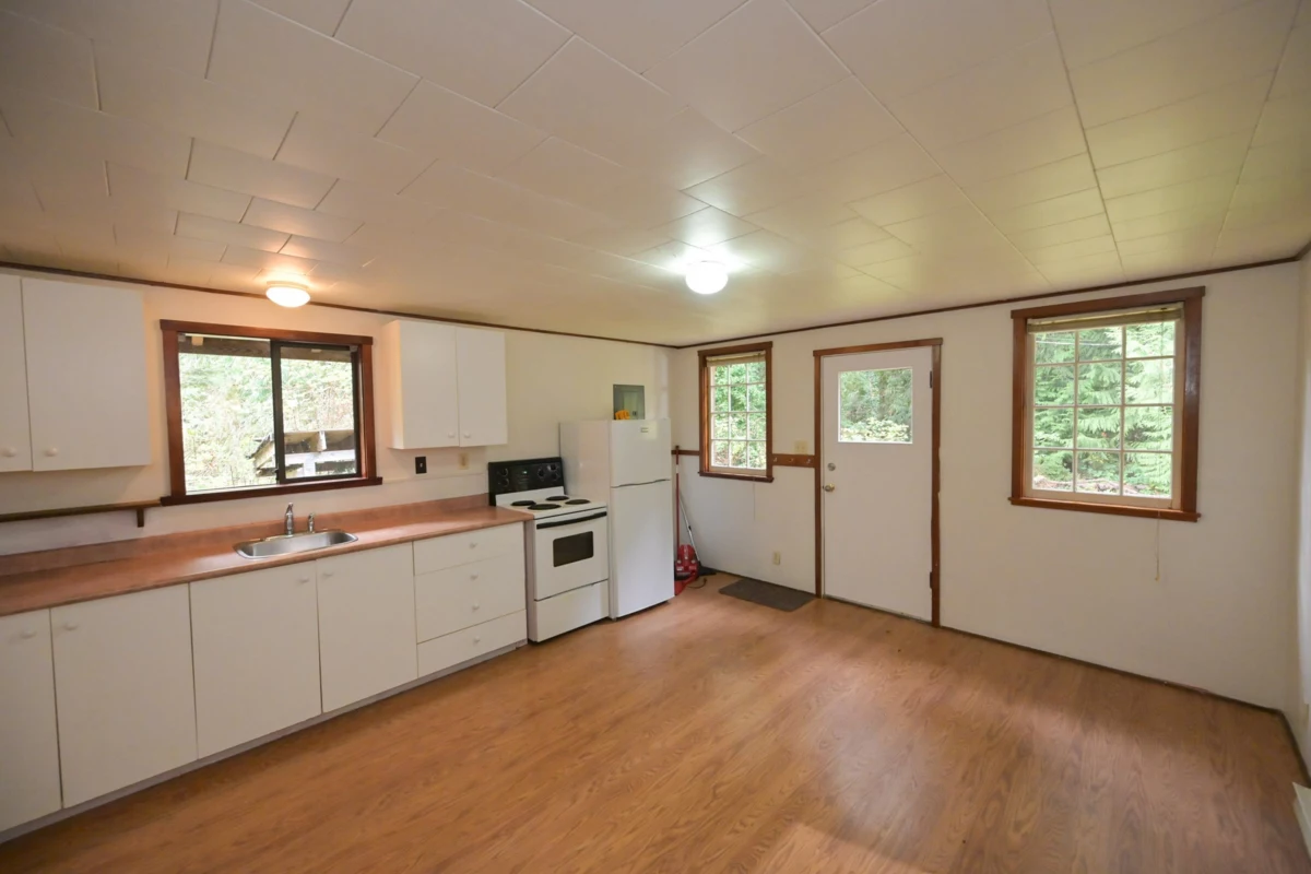 Family Room Photo of 980 Woodley Road, Roberts Creek, BC