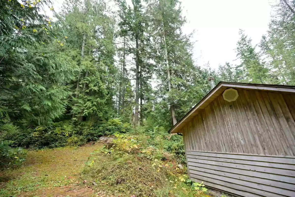 Office / Den Photo of 980 Woodley Road, Roberts Creek, BC