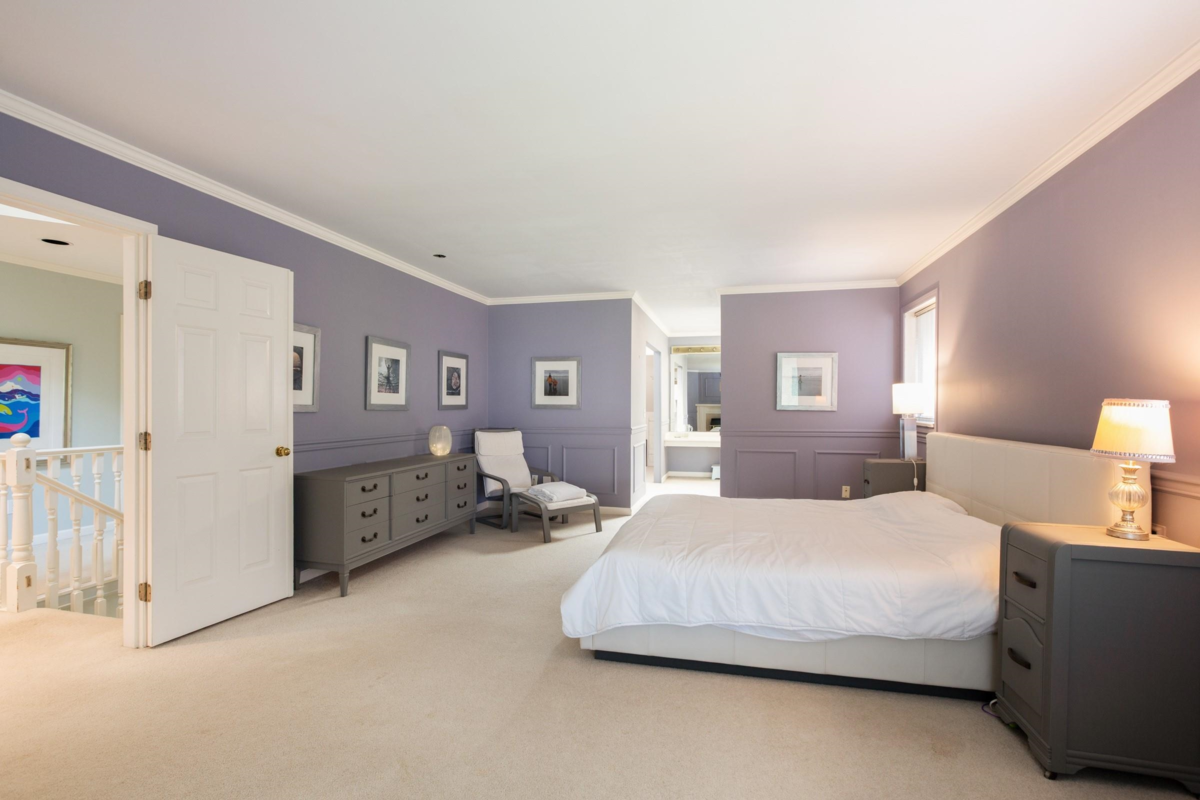 Basement Recreation Room Photo of 13028 19a Avenue, Surrey, BC