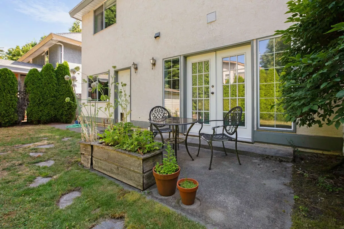 Fitness Center Photo Near 13028 19a Avenue, Surrey, BC