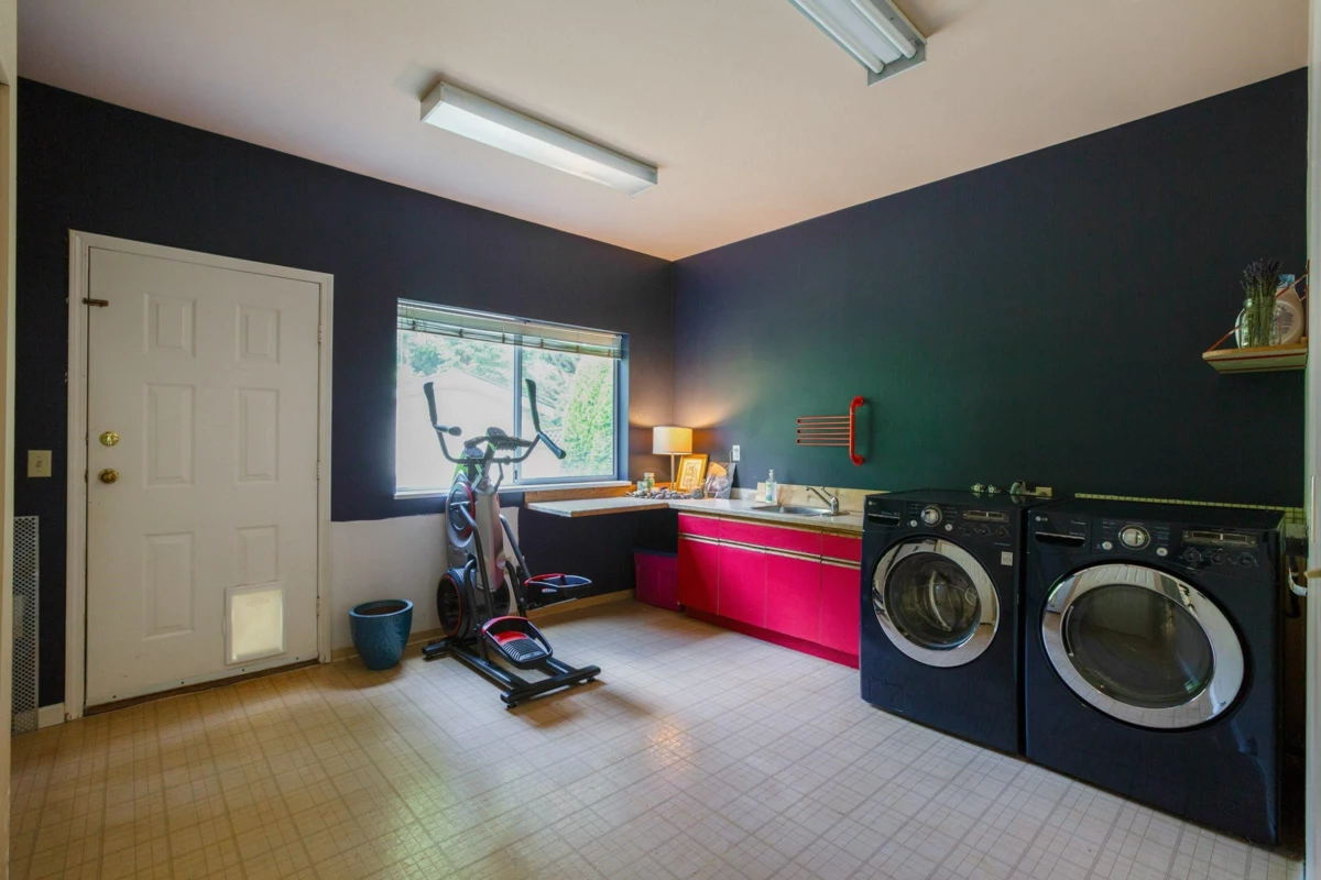 Guest Bathroom Photo of 13028 19a Avenue, Surrey, BC