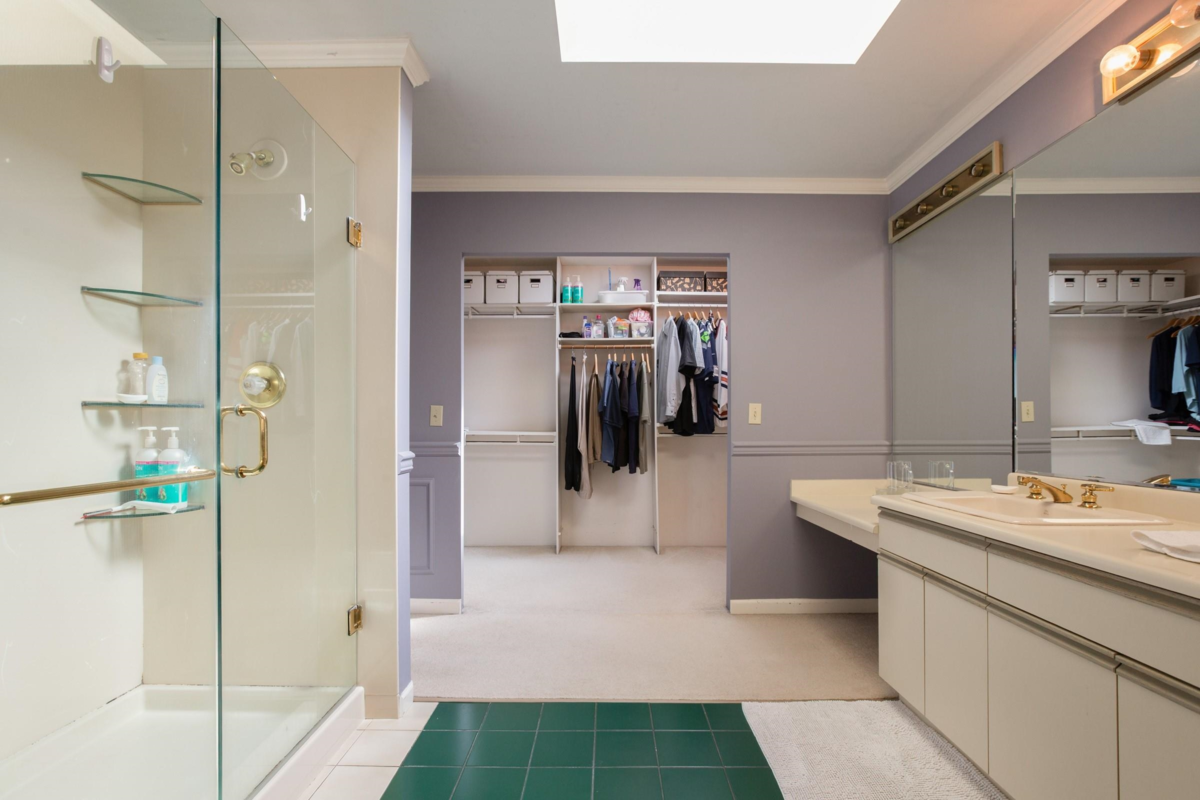 Staircase Photo of 13028 19a Avenue, Surrey, BC