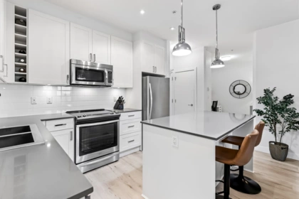 211 16380 64 Avenue, Surrey, BC, Surrey — Apartment/Condo for sale