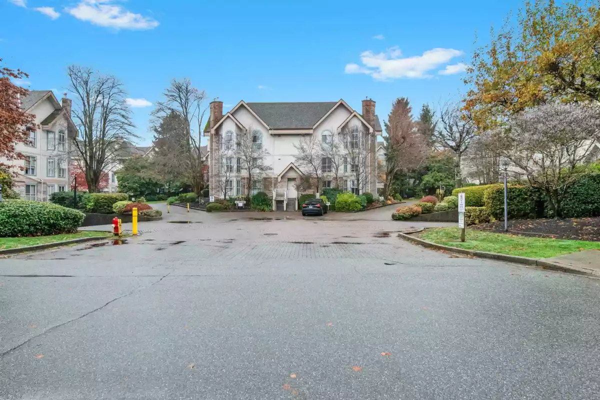 Hot Tub / Spa Photo of 216 7171 121 Street, Surrey, BC