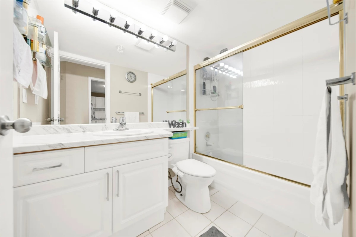 Office / Den Photo of 216 7171 121 Street, Surrey, BC