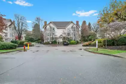 Hot Tub / Spa Photo of 216 7171 121 Street, Surrey, BC