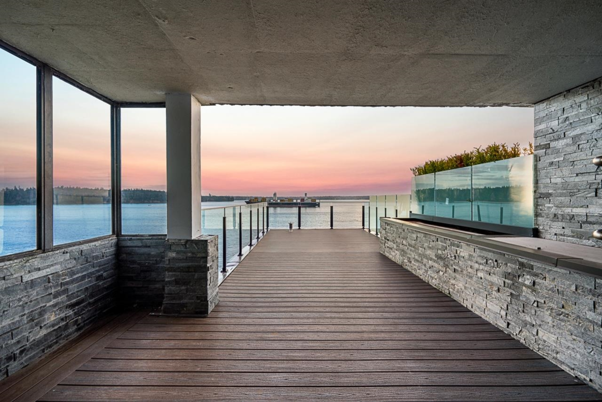 Kitchen Island Photo of 602 2090 Argyle Avenue, West Vancouver, BC