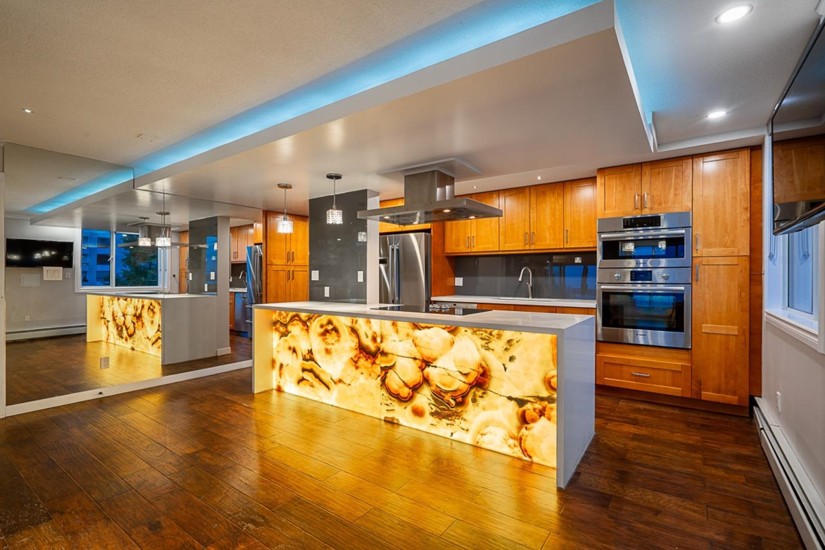 Primary Bathroom Photo of 602 2090 Argyle Avenue, West Vancouver, BC