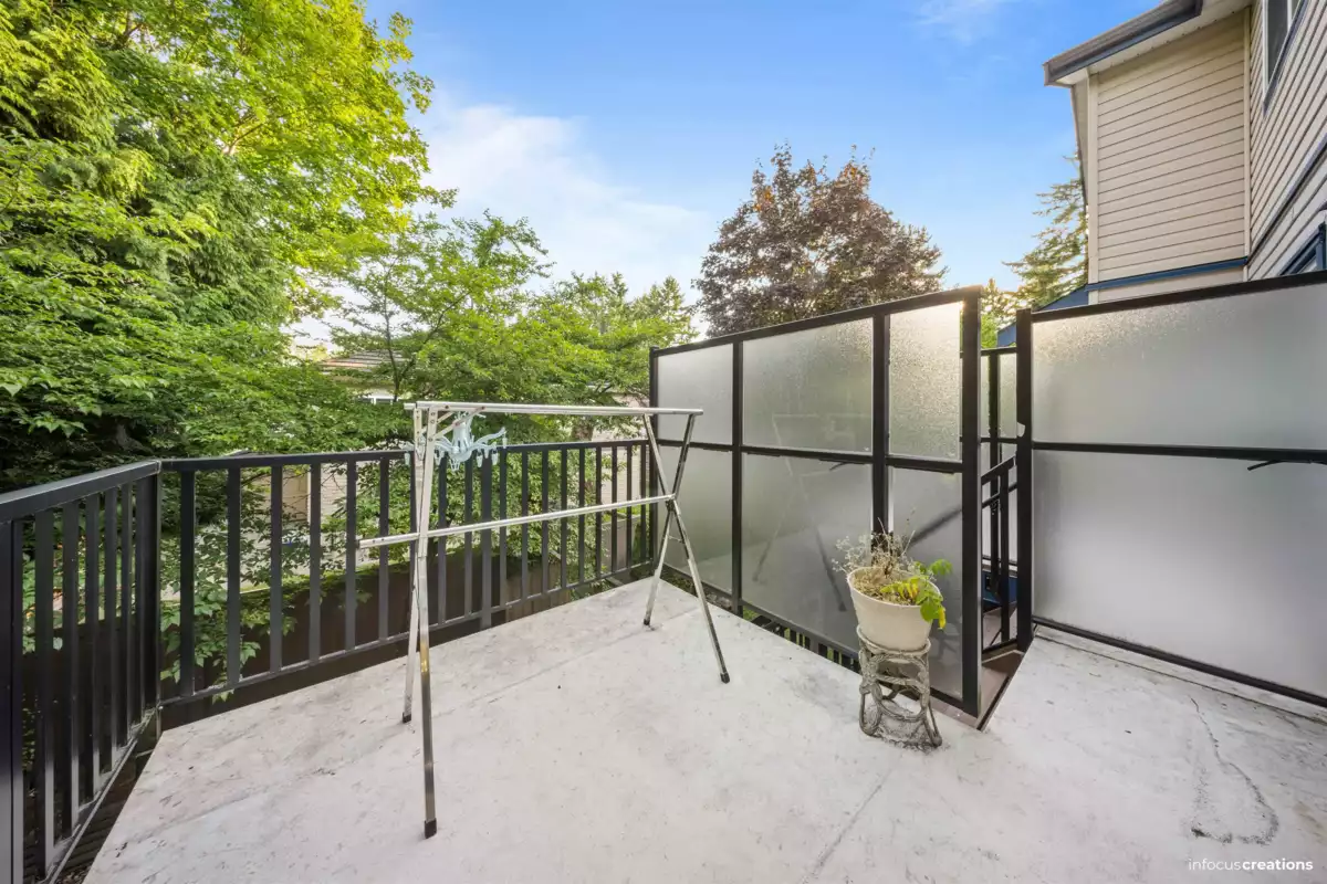 Front Yard Photo of 703 9118 149 Street, Surrey, BC