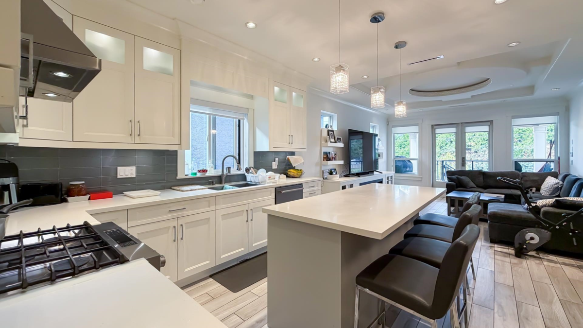 Kitchen Island Photo of 10297 Bird Road, Richmond, BC