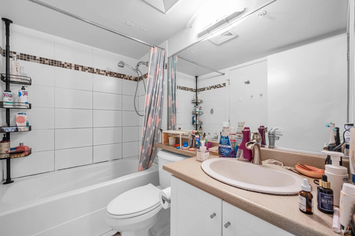 Bedroom 2 Photo of 304 833 Agnes Street, New Westminster, BC