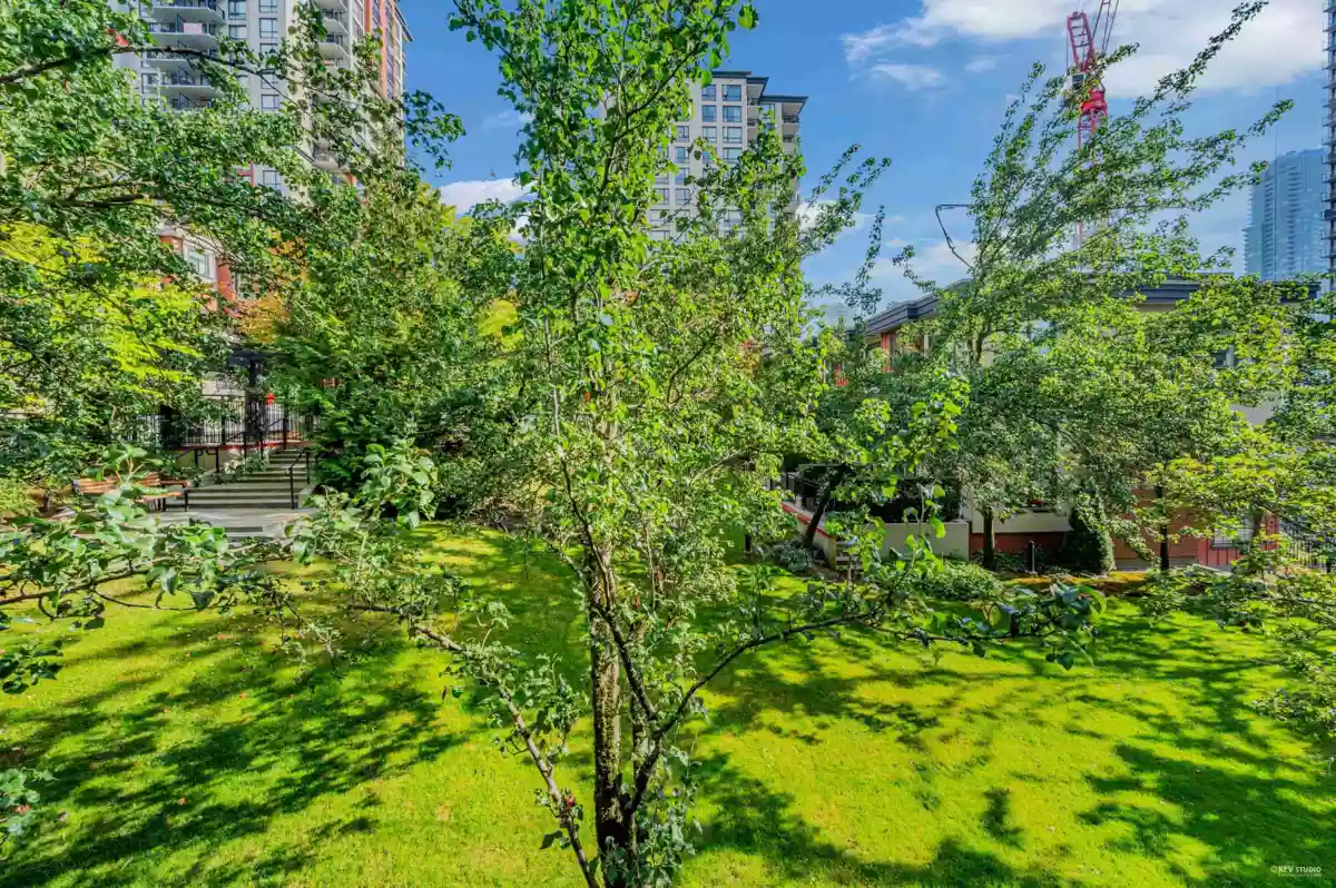 Loft / Bonus Room Photo of 304 833 Agnes Street, New Westminster, BC