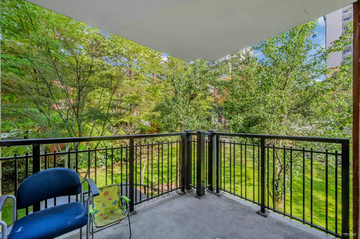 Office / Den Photo of 304 833 Agnes Street, New Westminster, BC