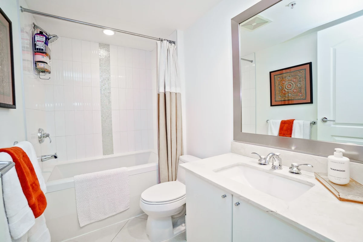 Bedroom 2 Photo of 903 133 E Esplanade, North Vancouver, BC