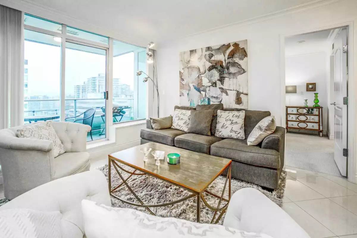 Dining Area Photo of 903 133 E Esplanade, North Vancouver, BC