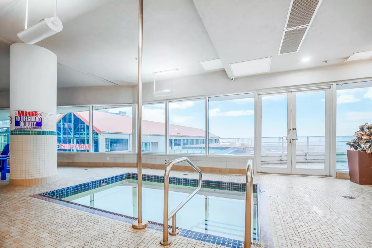 Entry Foyer Photo of 903 133 E Esplanade, North Vancouver, BC