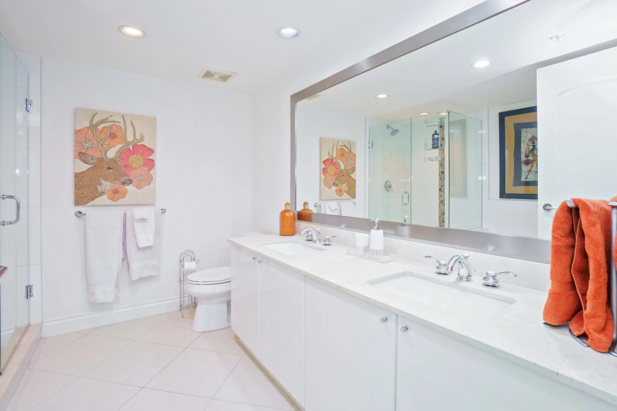 Powder Room Photo of 903 133 E Esplanade, North Vancouver, BC