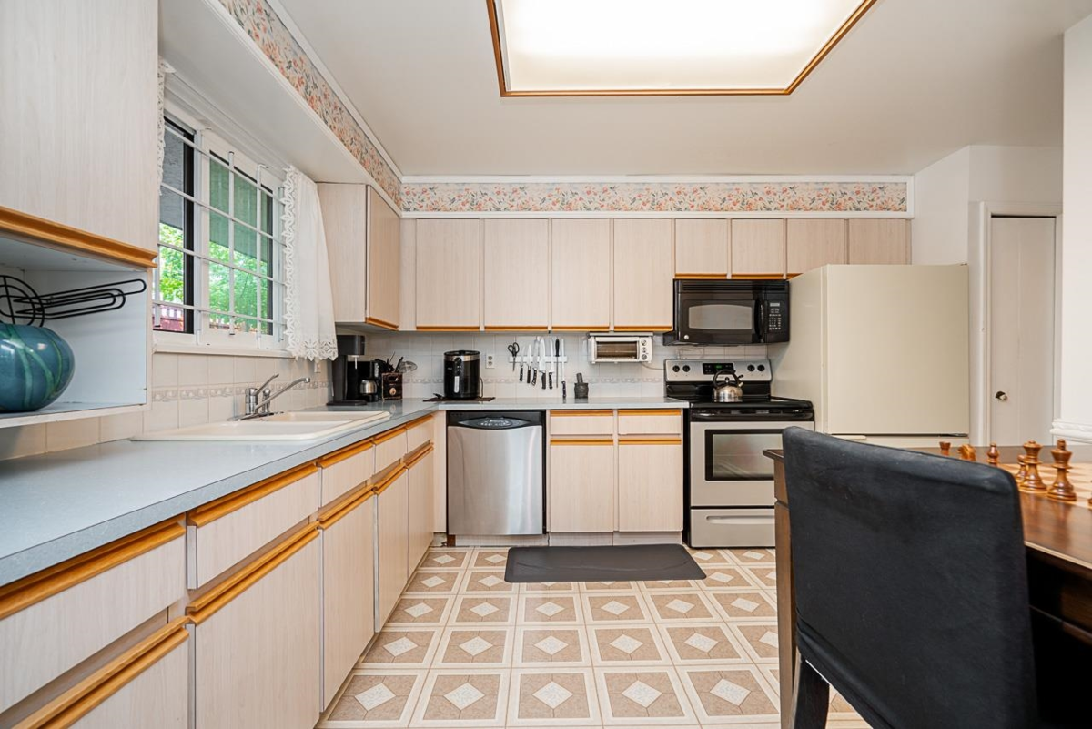 Bedroom 2 Photo of 519 1350 Vidal Street, White Rock, BC