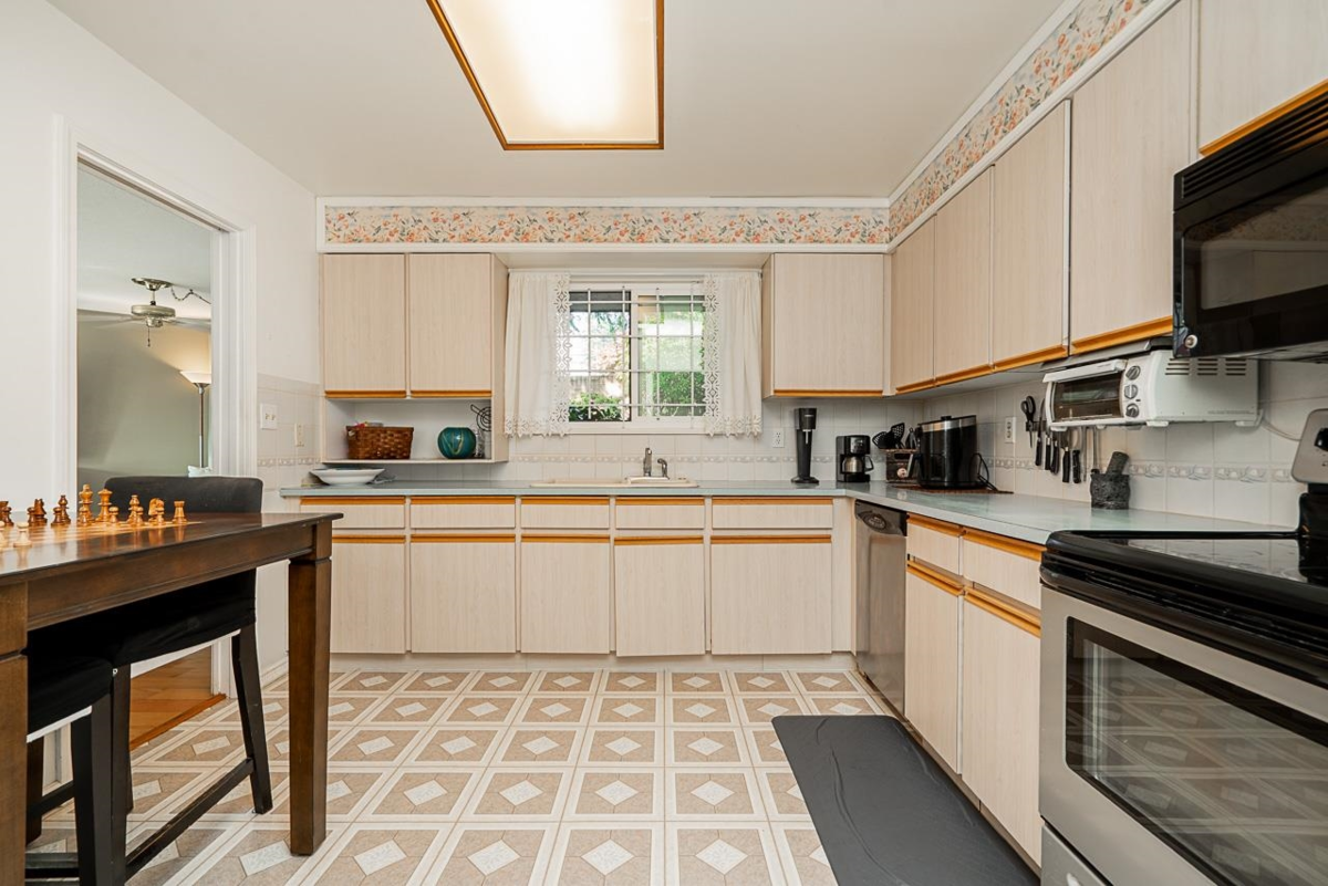 Bedroom 3 Photo of 519 1350 Vidal Street, White Rock, BC