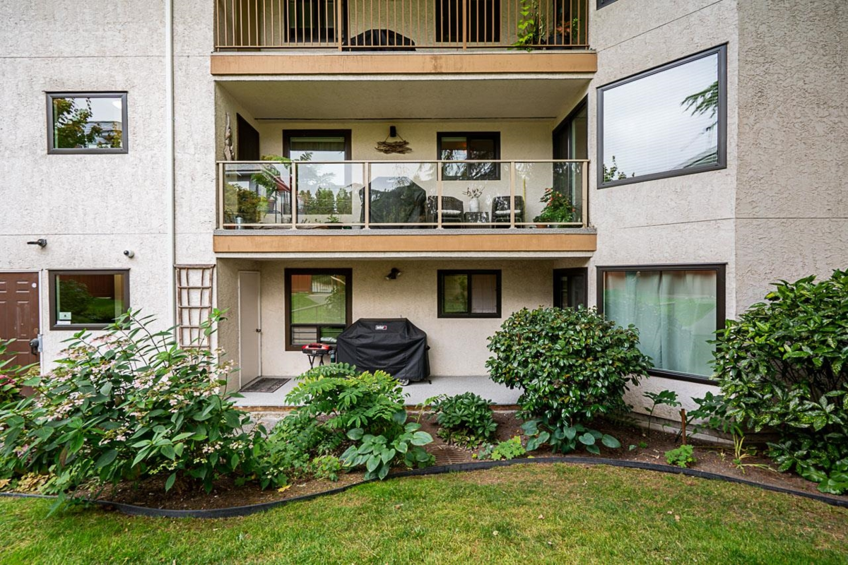 Hot Tub / Spa Photo of 519 1350 Vidal Street, White Rock, BC