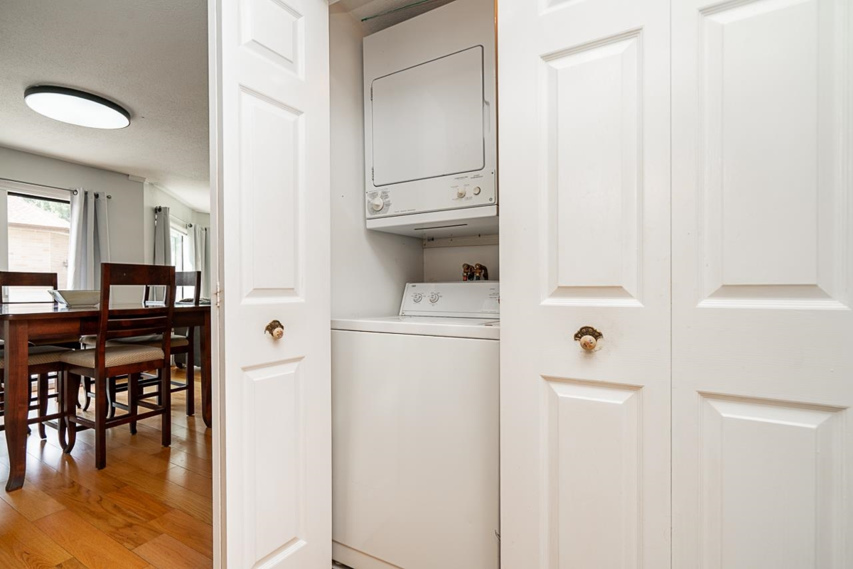 Staircase Photo of 519 1350 Vidal Street, White Rock, BC