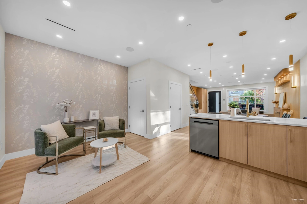 Family Room Photo of 1 2705 E 3rd Avenue, Vancouver, BC