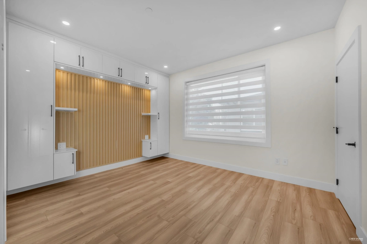 Kitchen Photo of 1 2705 E 3rd Avenue, Vancouver, BC
