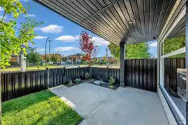 1 2705 E 3rd Avenue, Vancouver, BC