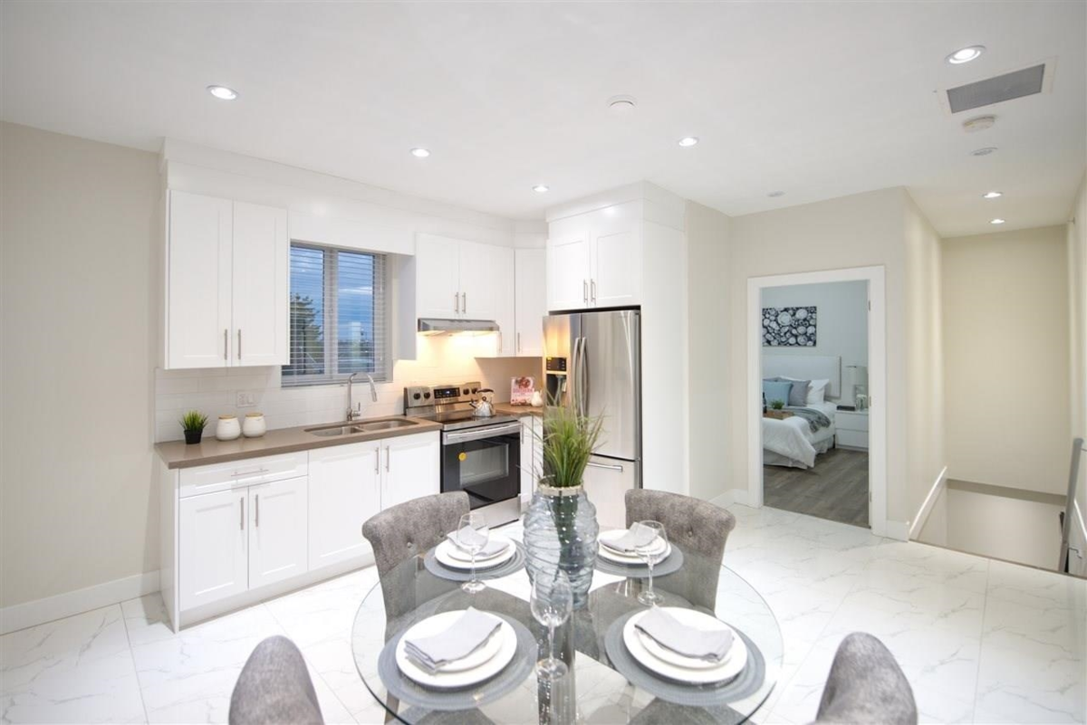 Breakfast Nook Photo of 215 E 64th Avenue, Vancouver, BC