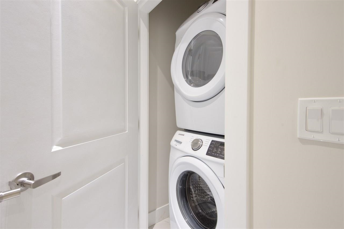 Guest Bathroom Photo of 215 E 64th Avenue, Vancouver, BC