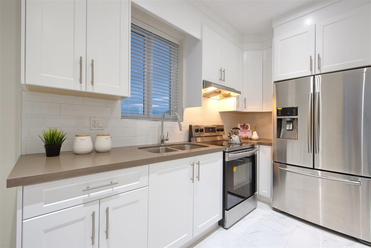 Primary Bedroom Photo of 215 E 64th Avenue, Vancouver, BC