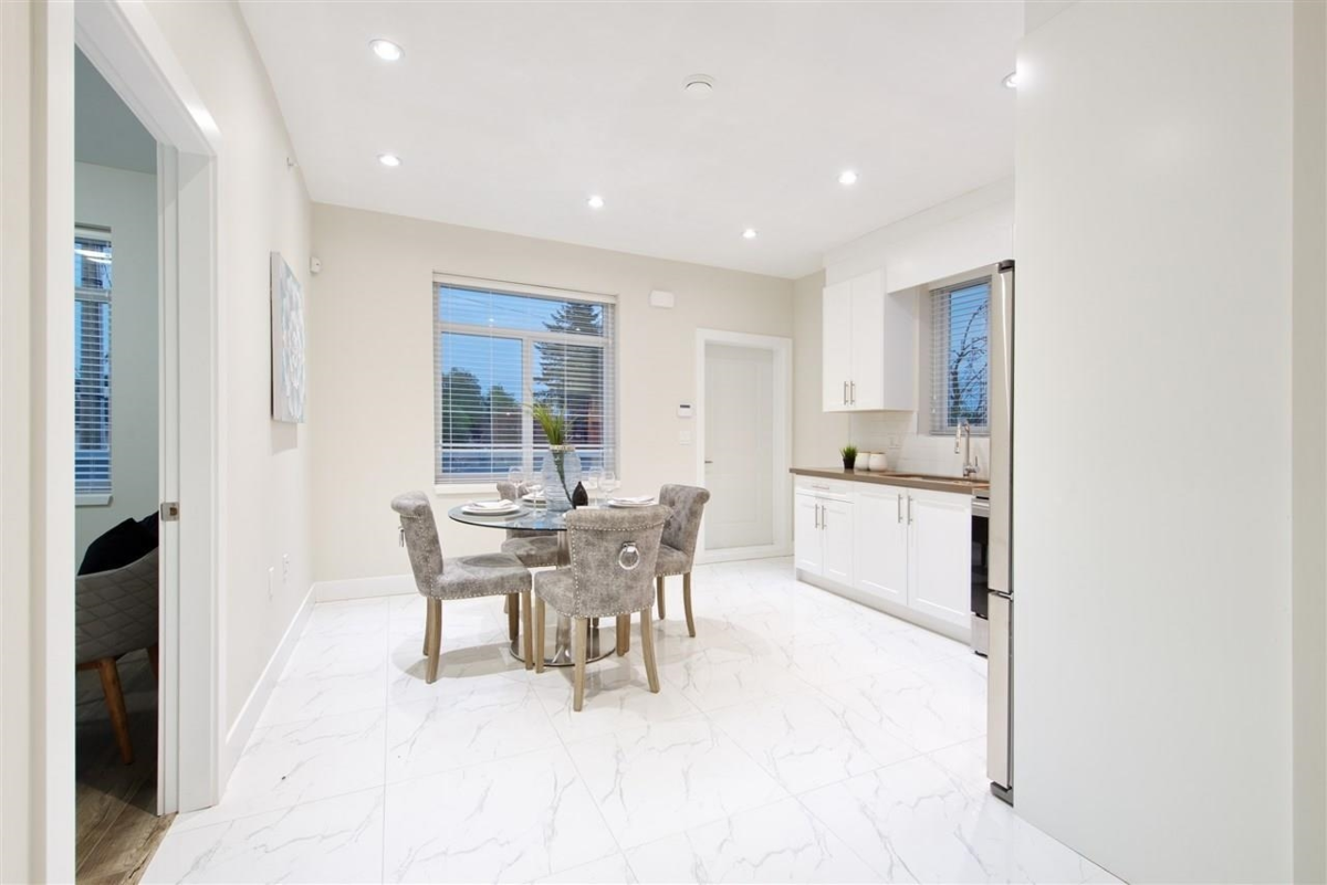 Walk-In Closet Photo of 215 E 64th Avenue, Vancouver, BC