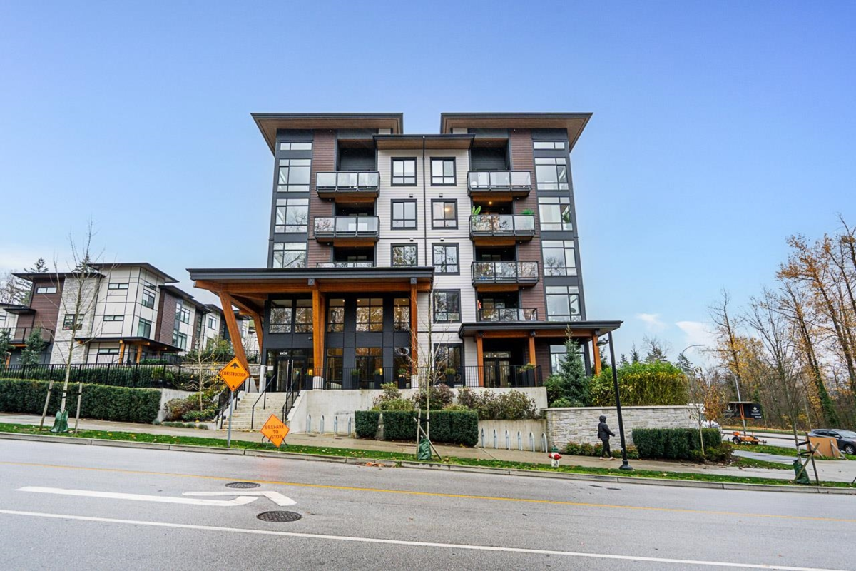 Hallway Photo of 401 6438 Byrnepark Drive, Burnaby, BC