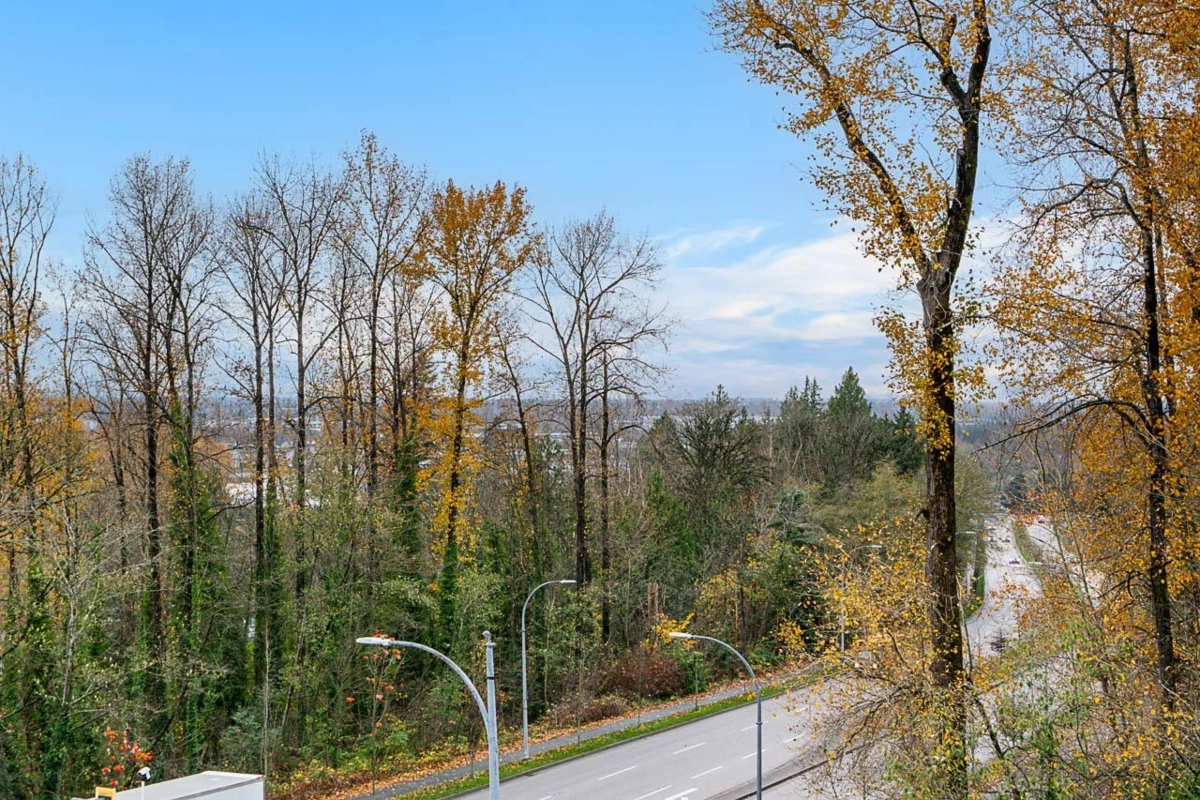 Office / Den Photo of 401 6438 Byrnepark Drive, Burnaby, BC