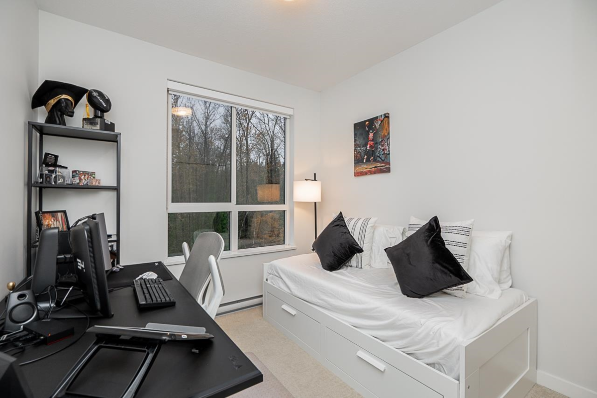 Walk-In Closet Photo of 401 6438 Byrnepark Drive, Burnaby, BC