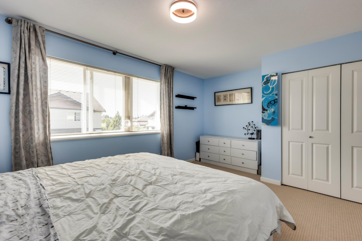 Guest Bathroom Photo of 39 1268 Riverside Drive, Port Coquitlam, BC