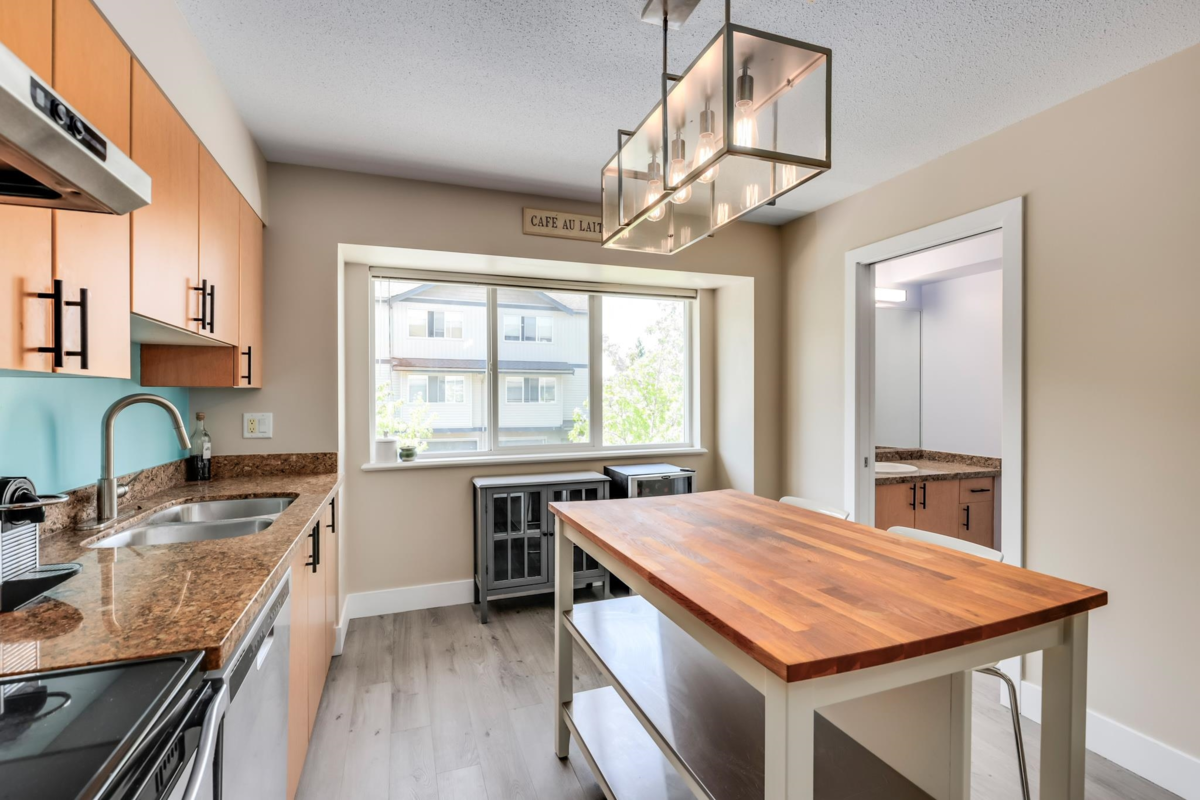 Primary Bathroom Photo of 39 1268 Riverside Drive, Port Coquitlam, BC